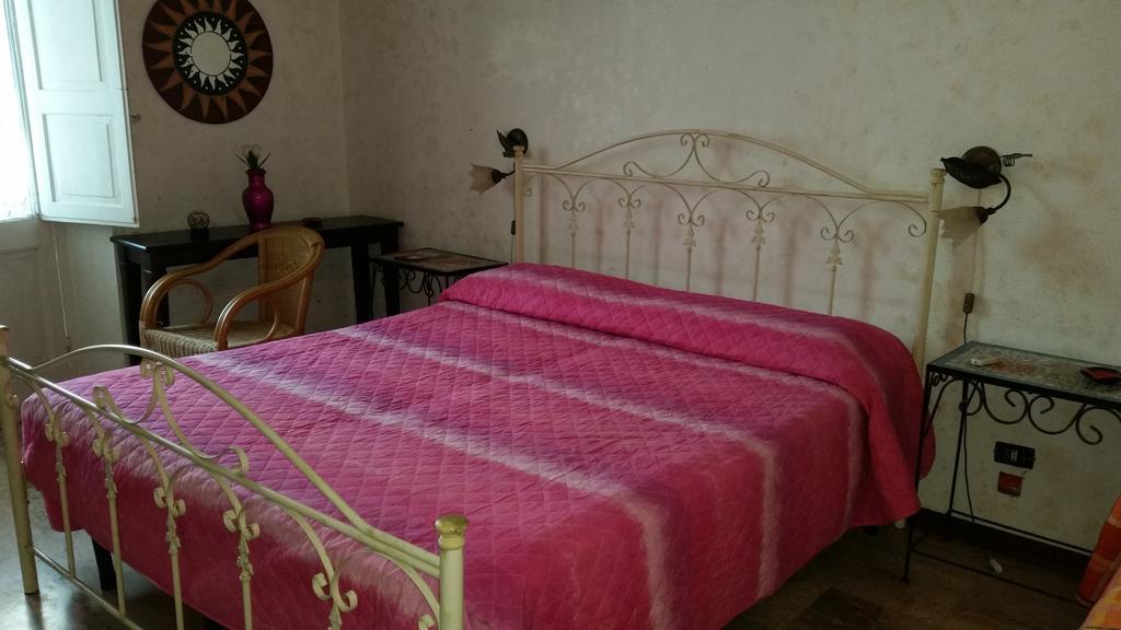 Il Balcone Sullo Stretto Bed and Breakfast Reggio di Calabria Rum bild